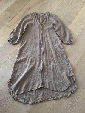 Zara 100% Linen Button-Down Midi Dress
Size Small
